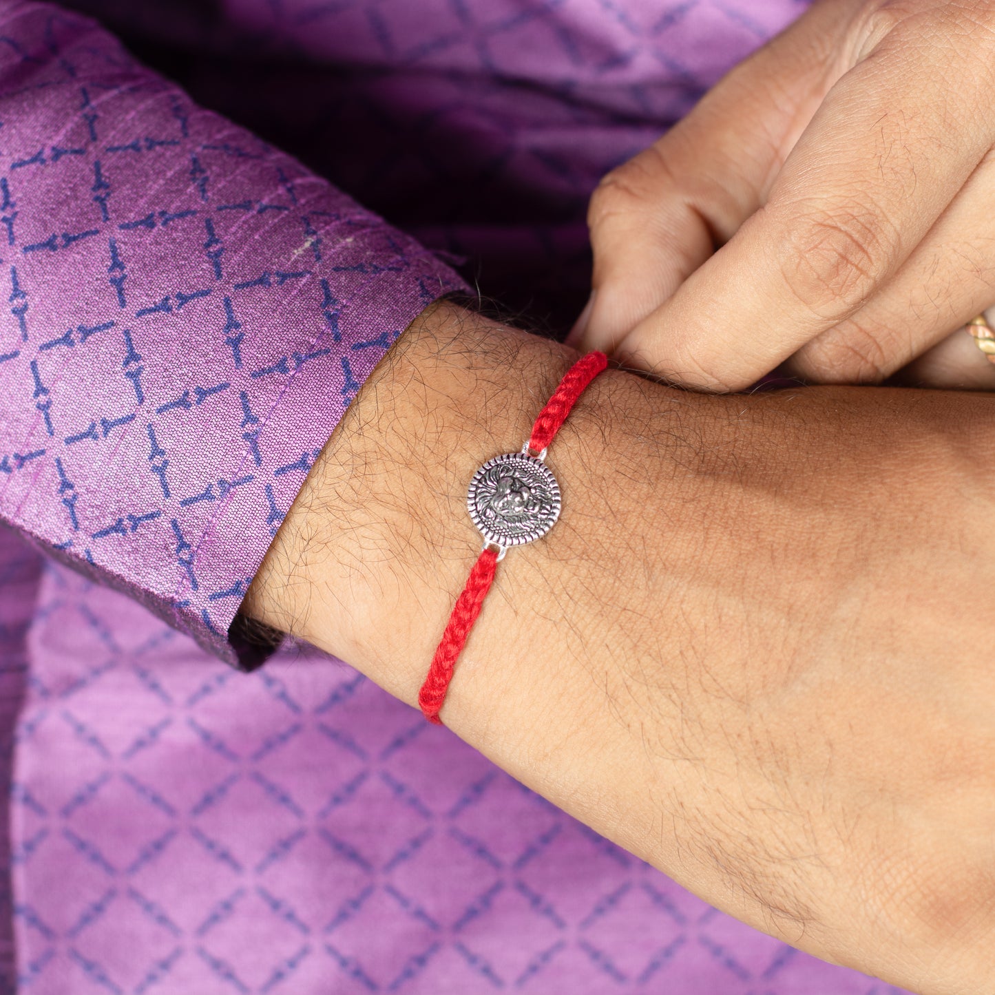 King’s Knot Silver Rakhi