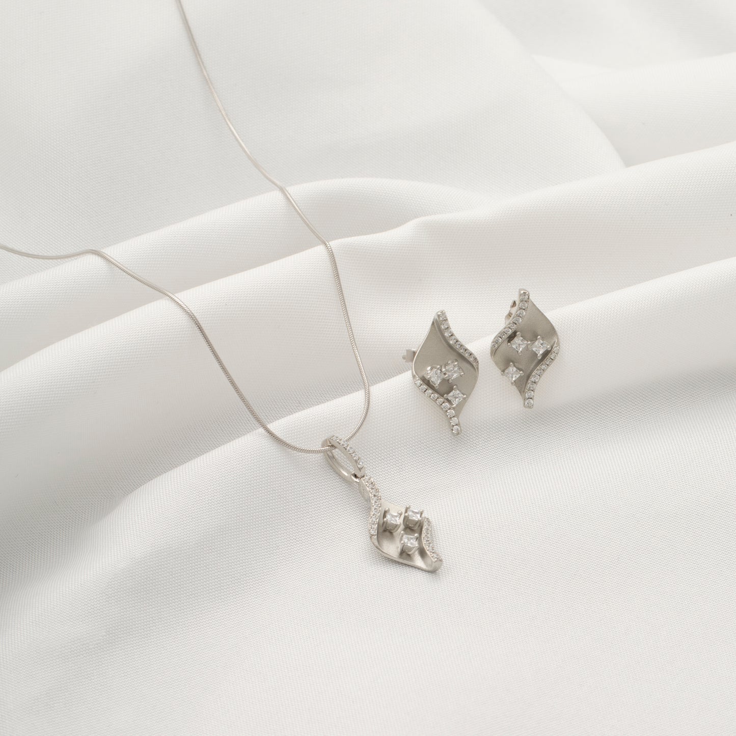 Elegant Silver Leaf Pendant and Earring Set